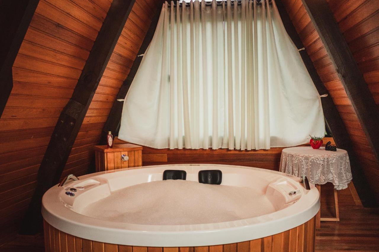 Chale Romantico Com Banheira De Hidromassagem E Lareira Bom Retiro  Ngoại thất bức ảnh