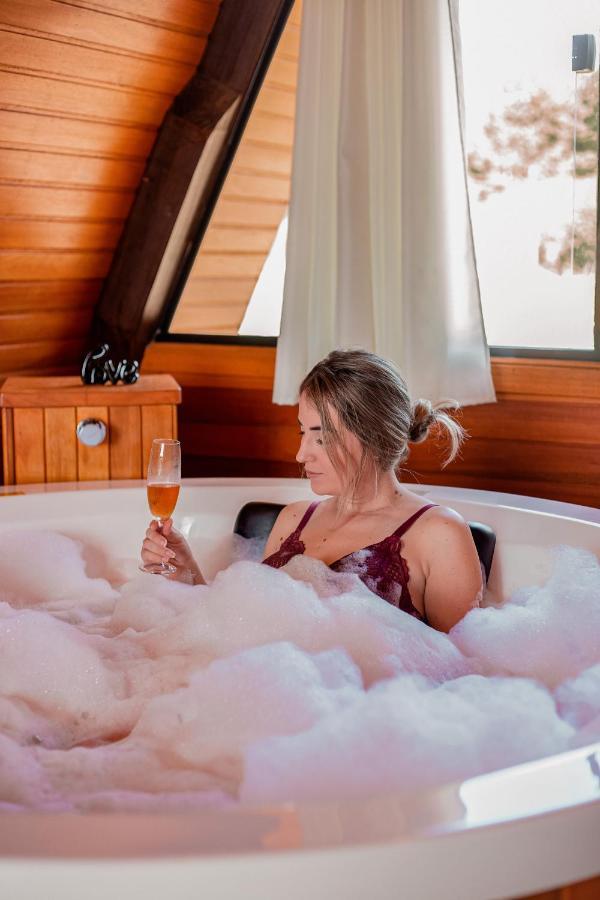 Chale Romantico Com Banheira De Hidromassagem E Lareira Bom Retiro  Ngoại thất bức ảnh